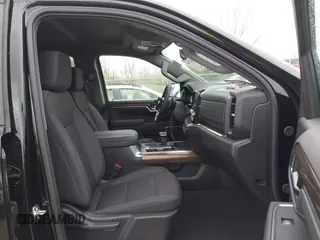2025 Chevrolet Silverado 1500 LT with VIN 1GCUKDED5SZ111754, listed as a IAAI auction lot 42042118 with 3,815 mi miles and . Bid and sale history available at DreamBid. Image 5.