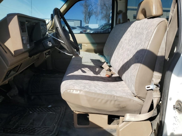 1994 Chevrolet C/K 1500 with VIN 1GCEC14Z8RZ248159, listed as a Copart auction lot 46687495 with 245,234 mi miles and Clean Title. Bid and sale history available at carsss.com. Image 7.