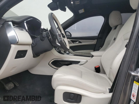 2024 Jaguar F-Pace R-Dynamic S z VIN SADCT2EX1RA727701, wystawiony jako Copart lot #81951884 z przebiegiem 3 721 mil mil oraz Szkoda całkowita • Salvage title. Historia ofert i sprzedaży dostępna na DreamBid. Obrazek 7.