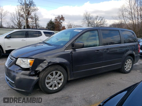 2015 Chrysler Town & Country LX with VIN 2C4RC1AG6FR675771, listed as a Copart auction lot 82665674 with 146,636 mi miles and Salvage Title. Bid and sale history available at carsss.com. Image 1.