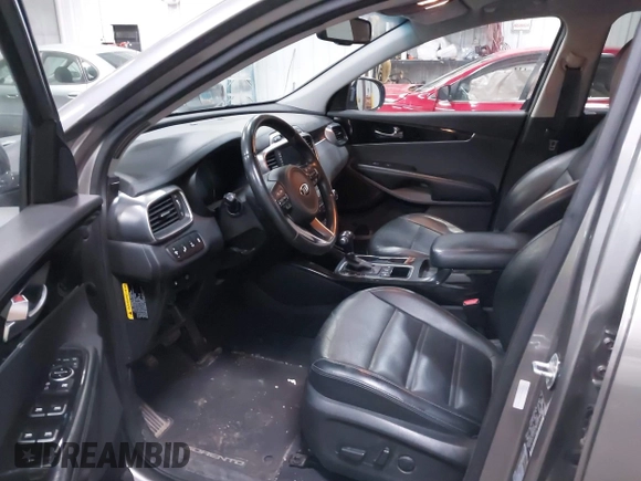 2017 Kia Sorento EX with VIN 5XYPHDA56HG322608, listed as a IAAI auction lot 40663020 with 88,770 mi miles and . Bid and sale history available at DreamBid. Image 5.