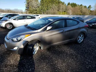 2013 Hyundai Elantra GLS z VIN 5NPDH4AE3DH393786, wystawiony jako Copart lot #88502885 z przebiegiem 90 844 mil mil oraz Szkoda całkowita • Salvage title. Historia ofert i sprzedaży dostępna na DreamBid. Obrazek 1.