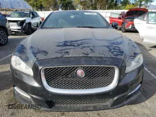 2015 Jaguar XJ with VIN SAJWA3HT2FMV89272, listed as a Copart auction lot 42195005 with 131,456 mi miles and Clean Title. Bid and sale history available at DreamBid. Image 5.