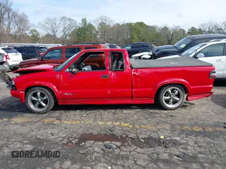 2001 Chevrolet S-10 LS with VIN 1GCCS19W818196034, listed as a IAAI auction lot 41571114 with 222,440 mi miles and . Bid and sale history available at DreamBid. Image 13.