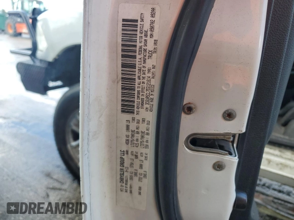 2014 Ram 2500 Tradesman z VIN 3C6UR5CL7EG121614, wystawiony jako Copart lot #62214345 z przebiegiem 169 442 mil mil oraz Czysty tytuł • Clean title. Historia ofert i sprzedaży dostępna na DreamBid. Obrazek 12.