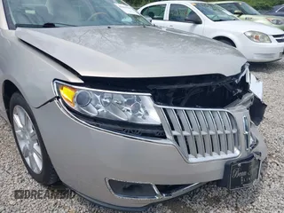 2010 Lincoln MKZ z VIN 3LNHL2GC0AR754146, wystawiony jako IAAI lot #42214165 z przebiegiem 88 913 mil mil oraz . Historia ofert i sprzedaży dostępna na DreamBid. Obrazek 18.