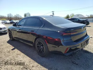 2024 BMW 7 Series 760i xDrive z VIN WBA33EJ05RCS69054, wystawiony jako Copart lot #52484995 z przebiegiem 11 101 mil mil oraz Szkoda całkowita • Salvage title. Historia ofert i sprzedaży dostępna na DreamBid. Obrazek 2.