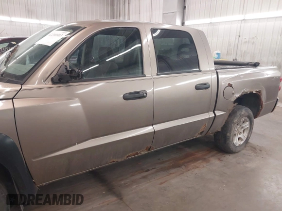 2006 Dodge Dakota SLT with VIN 1D7HE48K36S635377, listed as a IAAI auction lot 42200803 with 156,812 mi miles and . Bid and sale history available at carsss.com. Image 14.