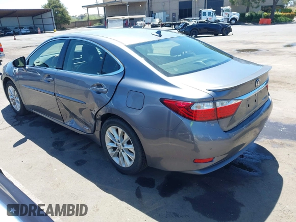 2013 Lexus ES 300h with VIN JTHBW1GG6D2033481, listed as a IAAI auction lot 42262327 with 162,138 mi miles and . Bid and sale history available at DreamBid. Image 3.
