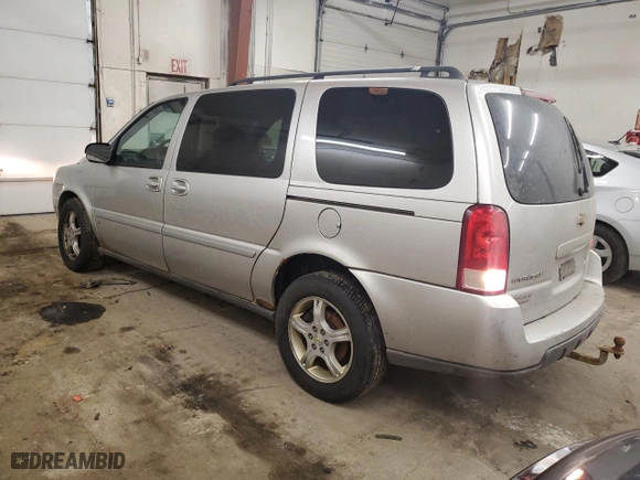 2006 Chevrolet Uplander LT w/1LT with VIN 1GNDV33L26D201868, listed as a Copart auction lot 86002994 with 235,113 mi miles and Salvage Title. Bid and sale history available at carsss.com. Image 2.