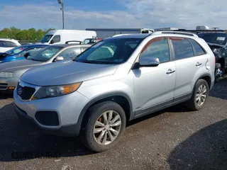 2011 Kia Sorento LX with VIN 5XYKTDA24BG079158, listed as a IAAI auction lot 42142191 with 191,687 mi miles. Bid and sale history available at carsss.com. Image 20.