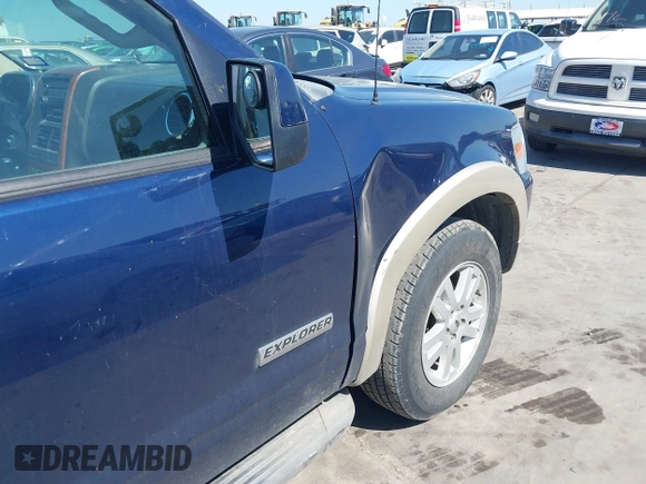 2008 Ford Explorer Eddie Bauer with VIN 1FMEU64E68UA33359, listed as a IAAI auction lot 41981250 with 174,708 mi miles. Bid and sale history available at carsss.com. Image 12.