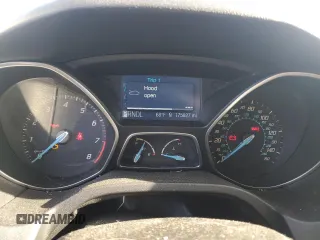 2012 Ford Focus SE z VIN 1FAHP3K26CL422264, wystawiony jako Copart lot #50735395 z przebiegiem 175 827 mil mil oraz Szkoda całkowita • Salvage title. Historia ofert i sprzedaży dostępna na DreamBid. Obrazek 9.