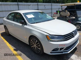 2015 Volkswagen Jetta SE with VIN 3VWD17AJ0FM400268, listed as a IAAI auction lot 42718964 with 102,259 mi miles and . Bid and sale history available at DreamBid. Image 1.