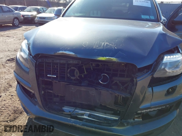 2015 Audi Q7 3.0T S line Prestige with VIN WA1DGAFE8FD015458, listed as a IAAI auction lot 41753940 with 62,233 mi miles. Bid and sale history available at carsss.com. Image 6.