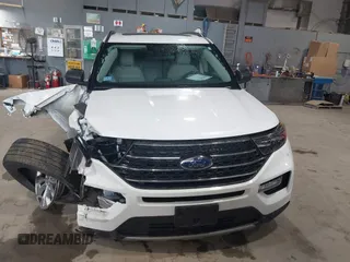 2023 Ford Explorer XLT с VIN 1FMSK8DH8PGC42744, выставлен на аукционе IAAI как лот 42436176 с пробегом 11 840 миль миль и . История ставок и продаж доступна на DreamBid. Изображение 12.