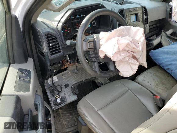 2019 Ford F-150 XL z VIN 1FTMF1CB7KKC65587, wystawiony jako Copart lot #68367244 z przebiegiem Nie podano mil oraz Szkoda całkowita • Salvage title. Historia ofert i sprzedaży dostępna na DreamBid. Obrazek 8.