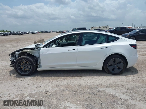 2023 Tesla Model 3 z VIN 5YJ3E1EA8PF384806, wystawiony jako IAAI lot #42526063 z przebiegiem 95 389 mil mil oraz . Historia ofert i sprzedaży dostępna na DreamBid. Obrazek 14.