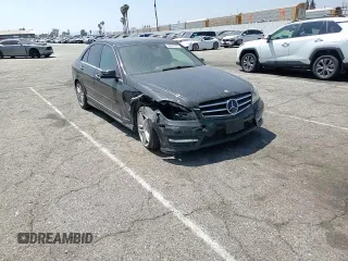 2014 Mercedes-Benz C 250 Sport z VIN WDDGF4HBXEA932241, wystawiony jako Copart lot #58557055 z przebiegiem 138 878 mil mil oraz Szkoda całkowita • Salvage title. Historia ofert i sprzedaży dostępna na DreamBid. Obrazek 13.