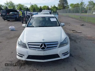 2012 Mercedes-Benz C 300 Sport с VIN WDDGF8BB0CR198952, выставлен на аукционе IAAI как лот 42217652 с пробегом 138 919 миль миль и . История ставок и продаж доступна на DreamBid. Изображение 12.
