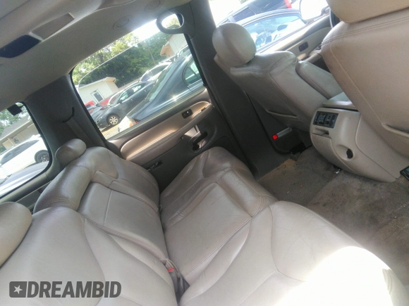 2000 GMC Yukon XL SLT z VIN 3GKEC16T7YG122273, wystawiony jako IAAI lot #42523124 z przebiegiem 328 131 mil mil oraz . Historia ofert i sprzedaży dostępna na DreamBid. Obrazek 8.