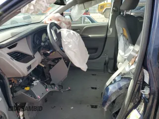 2019 Toyota Sienna XLE Auto Access Seat with VIN 5TDYZ3DCXKS012185, listed as a Copart auction lot 67488644 with 60,840 mi miles and Salvage Title. Bid and sale history available at carsss.com. Image 7.
