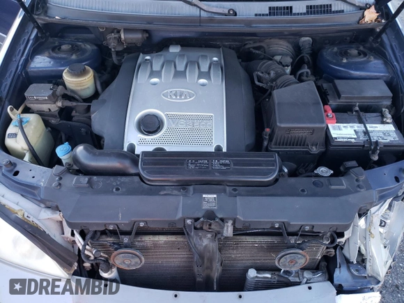 2003 Kia Sedona LX with VIN KNDUP131036461742, listed as a Copart auction lot 83338164 with 111,120 mi miles and Salvage Title. Bid and sale history available at carsss.com. Image 12.