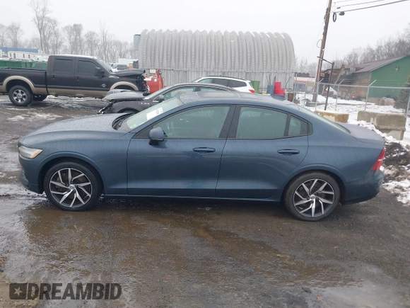 2019 Volvo S60 Momentum with VIN 7JRA22TK1KG014749, listed as a IAAI auction lot 41538244 with 68,224 mi miles. Bid and sale history available at carsss.com. Image 14.