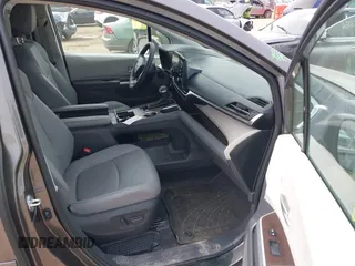 2024 Toyota Sienna XLE z VIN 5TDYSKFC5RS139626, wystawiony jako IAAI lot #42149627 z przebiegiem 10 148 mil mil oraz . Historia ofert i sprzedaży dostępna na DreamBid. Obrazek 5.