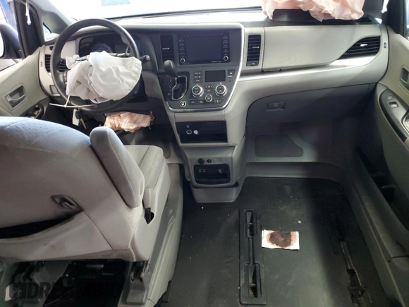 2019 Toyota Sienna LE Auto Access Seat with VIN 5TDKZ3DC6KS012190, listed as a Copart auction lot 54215005 with 70,332 mi miles and Salvage title. Bid and sale history available at DreamBid. Image 8.