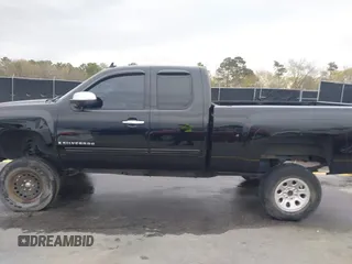 2009 Chevrolet Silverado 1500 LT with VIN 1GCEK29029Z176135, listed as a IAAI auction lot 41829053 with 191,084 mi miles and . Bid and sale history available at DreamBid. Image 14.