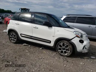 2014 FIAT 500L Trekking with VIN ZFBCFADH2EZ003859, listed as a Copart auction lot 54135675 with 151,095 mi miles and Salvage Title. Bid and sale history available at DreamBid. Image 4.