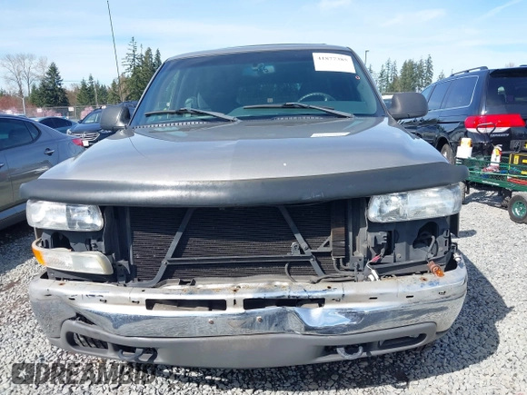2002 Chevrolet Suburban LT with VIN 1GNFK16ZX2J138018, listed as a IAAI auction lot 41877385 with 235,161 mi miles. Bid and sale history available at carsss.com. Image 13.