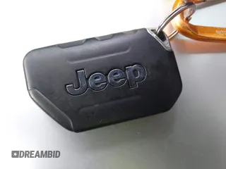 2020 Jeep Wrangler Unlimited Sahara с VIN 1C4HJXEN8LW203975, выставлен на аукционе IAAI как лот 42109259 с пробегом 51 799 миль миль и . История ставок и продаж доступна на DreamBid. Изображение 11.