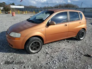2007 Chevrolet Aveo LS z VIN KL1TD66677B772761, wystawiony jako Copart lot #44448175 z przebiegiem 71 143 mil mil oraz Szkody całkowita. Historia ofert i sprzedaży dostępna na DreamBid. Obrazek 1.
