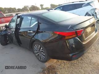 2023 Nissan Altima SV z VIN 1N4BL4DV4PN369993, wystawiony jako IAAI lot #42291109 z przebiegiem 38 500 mil mil oraz . Historia ofert i sprzedaży dostępna na DreamBid. Obrazek 3.