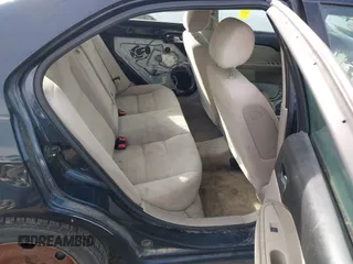 2008 Ford Fusion S with VIN 3FAHP06ZX8R270083, listed as a IAAI auction lot 42086056 with 174,031 mi miles. Bid and sale history available at carsss.com. Image 8.