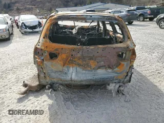 2016 Kia Sorento SX z VIN 5XYPKDA55GG030643, wystawiony jako Copart lot #47497395 z przebiegiem Nie podano mil oraz Szkoda całkowita • Salvage title. Historia ofert i sprzedaży dostępna na DreamBid. Obrazek 6.