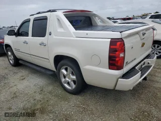 2013 Chevrolet Avalanche LTZ with VIN 3GNMCGE0XDG368091, listed as a Copart auction lot 73945984 with 0 mi miles and Salvage Title. Bid and sale history available at carsss.com. Image 2.