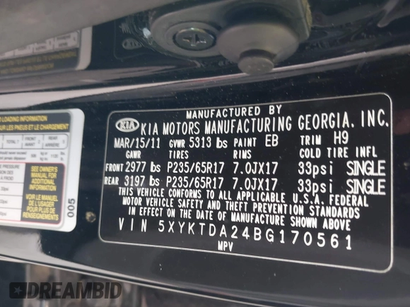 2011 Kia Sorento LX with VIN 5XYKTDA24BG170561, listed as a IAAI auction lot 42011756 with 211,833 mi miles. Bid and sale history available at carsss.com. Image 9.