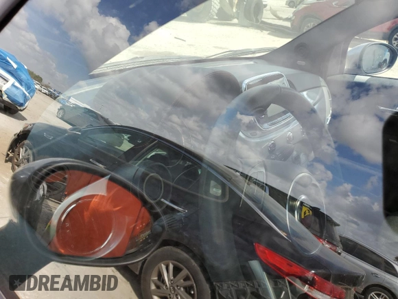 2019 FIAT 500 Abarth z VIN 3C3CFFFHXKT841264, wystawiony jako Copart lot #47410525 z przebiegiem Nie podano mil oraz Szkody całkowita. Historia ofert i sprzedaży dostępna na DreamBid. Obrazek 9.