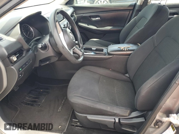 2022 Nissan Sentra S z VIN 3N1AB8BVXNY240341, wystawiony jako Copart lot #55802465 z przebiegiem Nie podano mil oraz Szkoda całkowita • Salvage title. Historia ofert i sprzedaży dostępna na DreamBid. Obrazek 7.