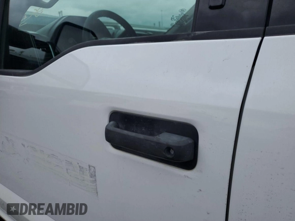 2018 Ford F-350 Platinum with VIN 1FT7W3B60JEB74705, listed as a IAAI auction lot 42679244 with 128,227 mi miles and . Bid and sale history available at DreamBid. Image 4.