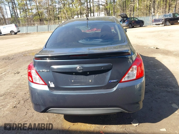 2016 Nissan Versa S z VIN 3N1CN7AP9GL903685, wystawiony jako IAAI lot #41607274 z przebiegiem 78 667 mil mil oraz . Historia ofert i sprzedaży dostępna na DreamBid. Obrazek 16.