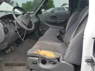 2003 Ford F-150 XL z VIN 2FTRX18L93CA55860, wystawiony jako Copart lot #57402295 z przebiegiem 312 879 mil mil oraz Szkoda całkowita • Salvage title. Historia ofert i sprzedaży dostępna na DreamBid. Obrazek 8.