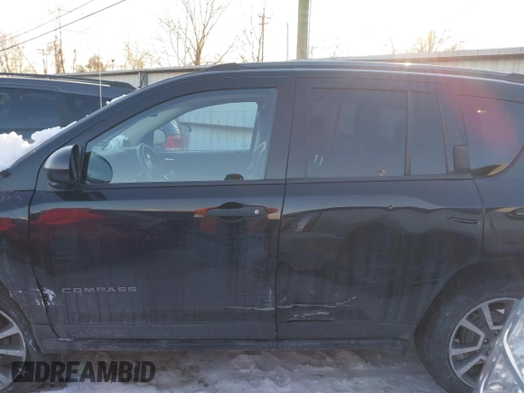 2016 Jeep Compass Sport z VIN 1C4NJCBA2GD738072, wystawiony jako IAAI lot #41328331 z przebiegiem 105 402 mil mil oraz . Historia ofert i sprzedaży dostępna na DreamBid. Obrazek 14.