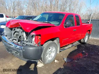 2009 Chevrolet Silverado 1500 LT with VIN 1GCEK29029Z296906, listed as a IAAI auction lot 41769935 with 210,173 mi miles. Bid and sale history available at carsss.com. Image 2.