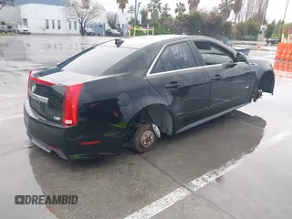 2013 Cadillac CTS-V z VIN 1G6DV5EP0D0102168, wystawiony jako IAAI lot #41791601 z przebiegiem Nie podano mil oraz . Historia ofert i sprzedaży dostępna na DreamBid. Obrazek 4.