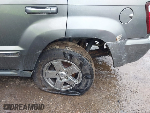 2007 Jeep Grand Cherokee Limited with VIN 1J8HR58P27C604125, listed as a IAAI auction lot 42636591 with 175,597 mi miles and . Bid and sale history available at DreamBid. Image 6.