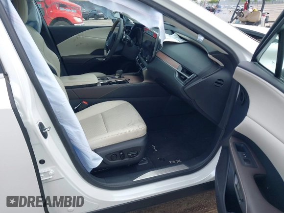 2024 Lexus RX 350 z VIN 2T2BAMCA1RC044332, wystawiony jako IAAI lot #42266555 z przebiegiem 9 949 mil mil oraz . Historia ofert i sprzedaży dostępna na DreamBid. Obrazek 5.